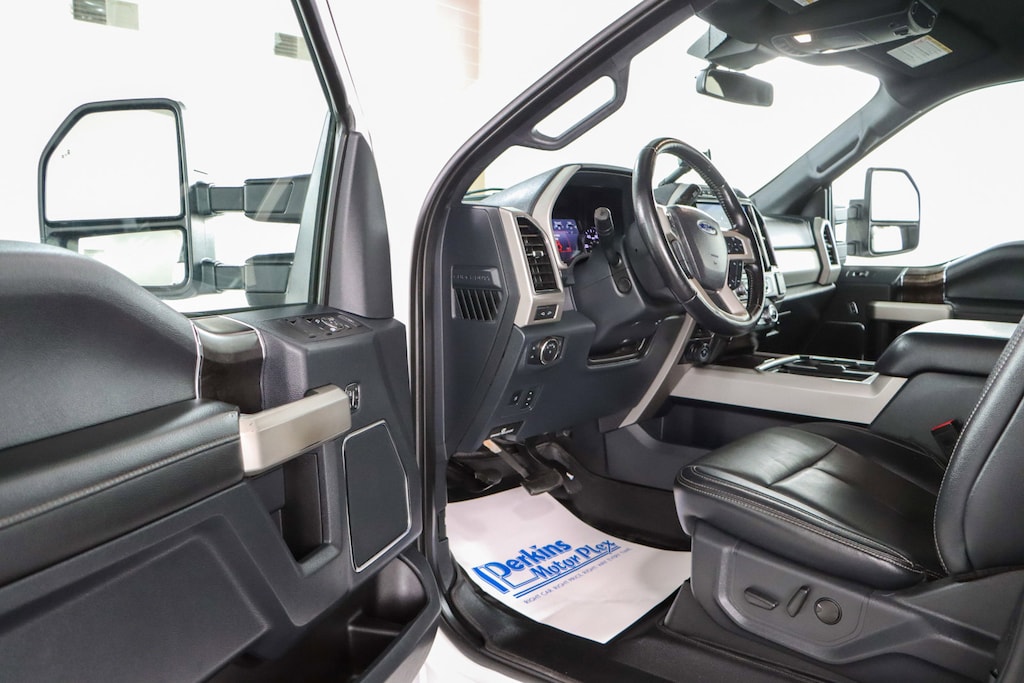 Used 2022 Ford F-250 LARIAT 4X4 Truck Crew Cab