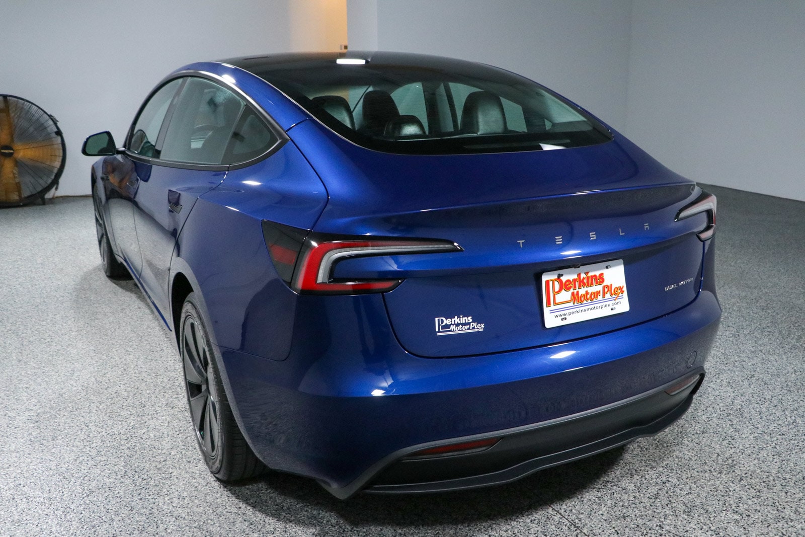 2025 Tesla Model 3 Long Range - Photo 9