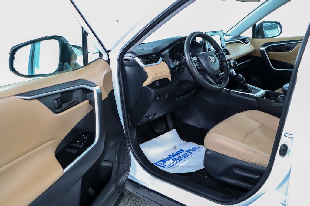 Used 2021 Toyota RAV4 LE SUV