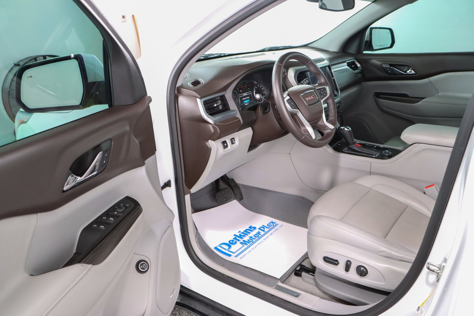 2018 Gmc Acadia SLT photo 2
