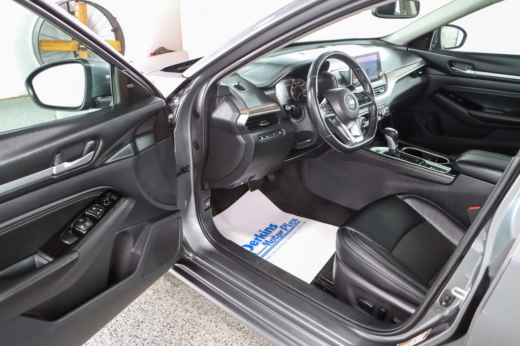 Used 2020 Nissan Altima SL Sedan