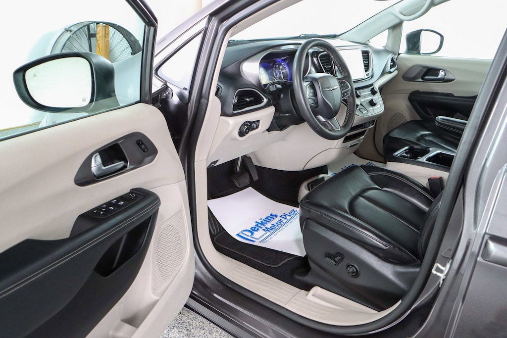 Used 2023 Chrysler Pacifica Touring L Van Passenger Van