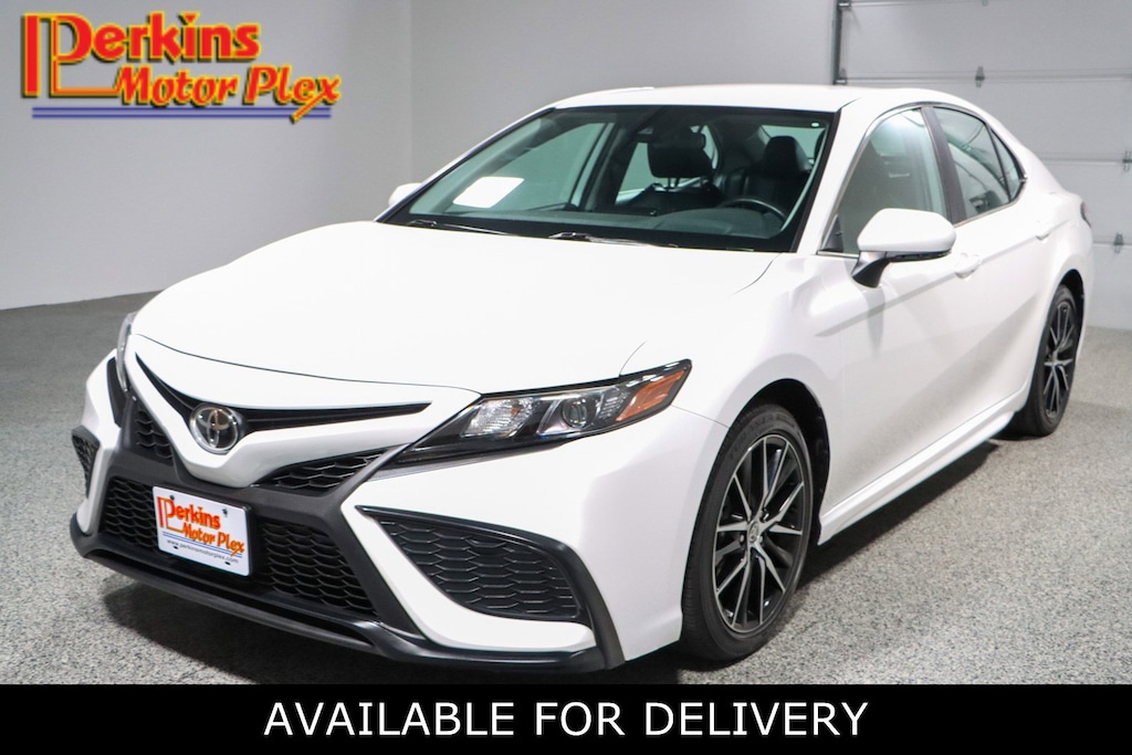 Used 2024 Toyota Camry SE Sedan