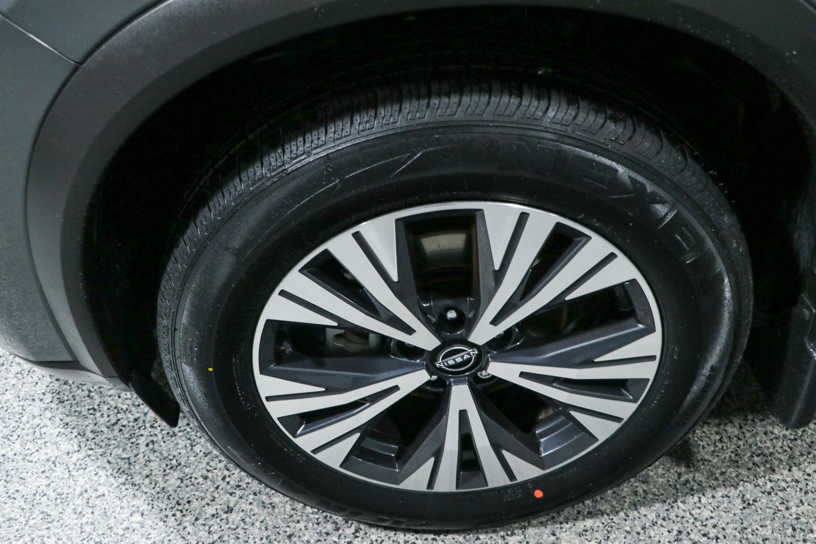 2023 Nissan Rogue SV - Photo 11
