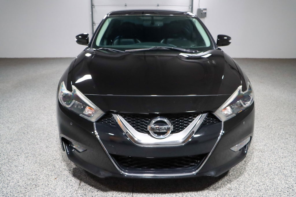 Used 2017 Nissan Maxima SR Sedan