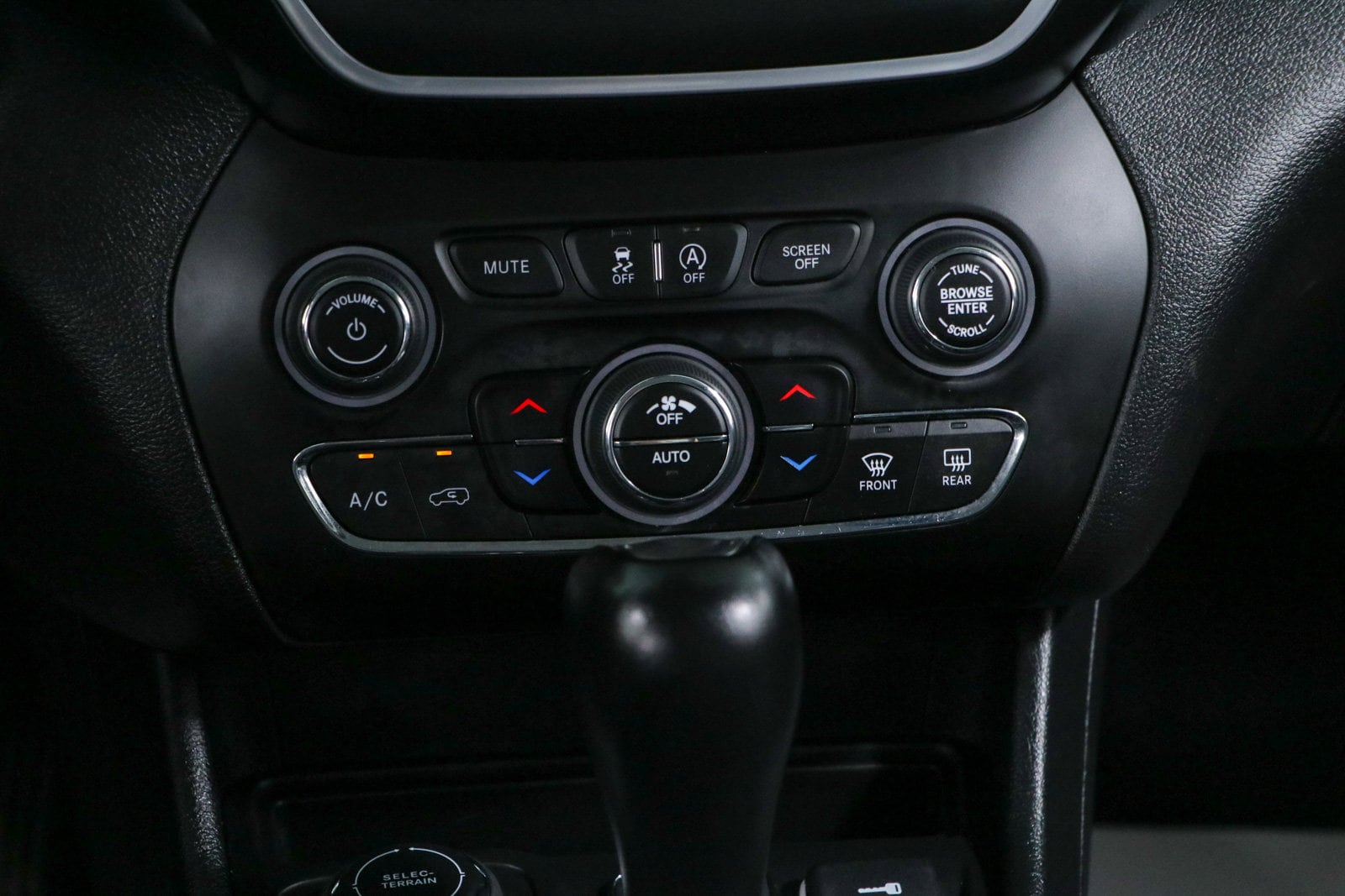 2021 Jeep Cherokee Latitude Lux - Photo 20