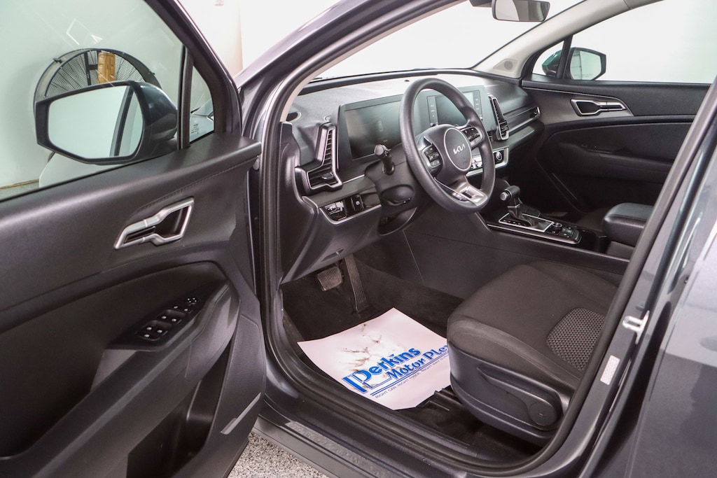 Used 2023 Kia Sportage LX SUV