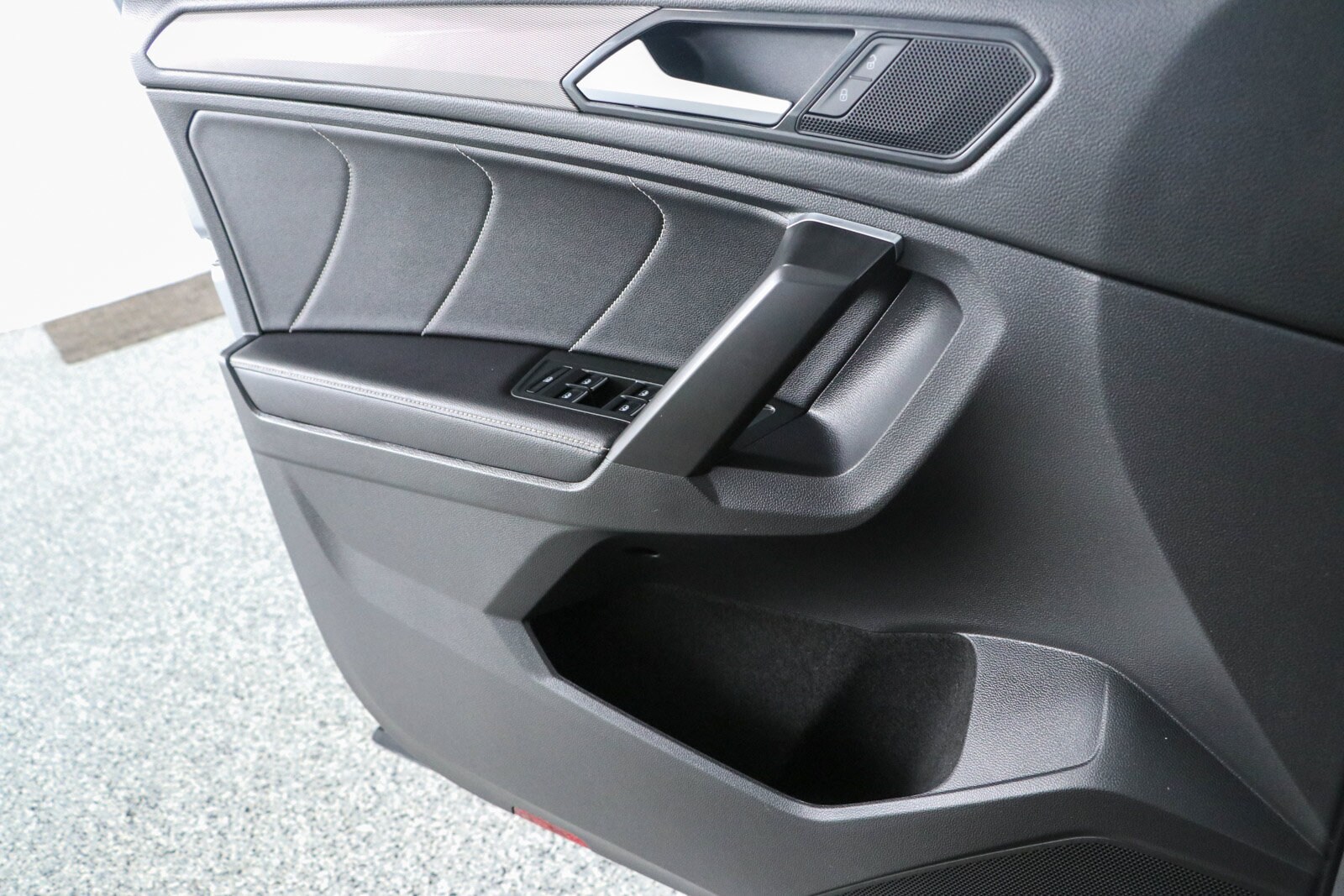 2023 Volkswagen Tiguan SE - Photo 21