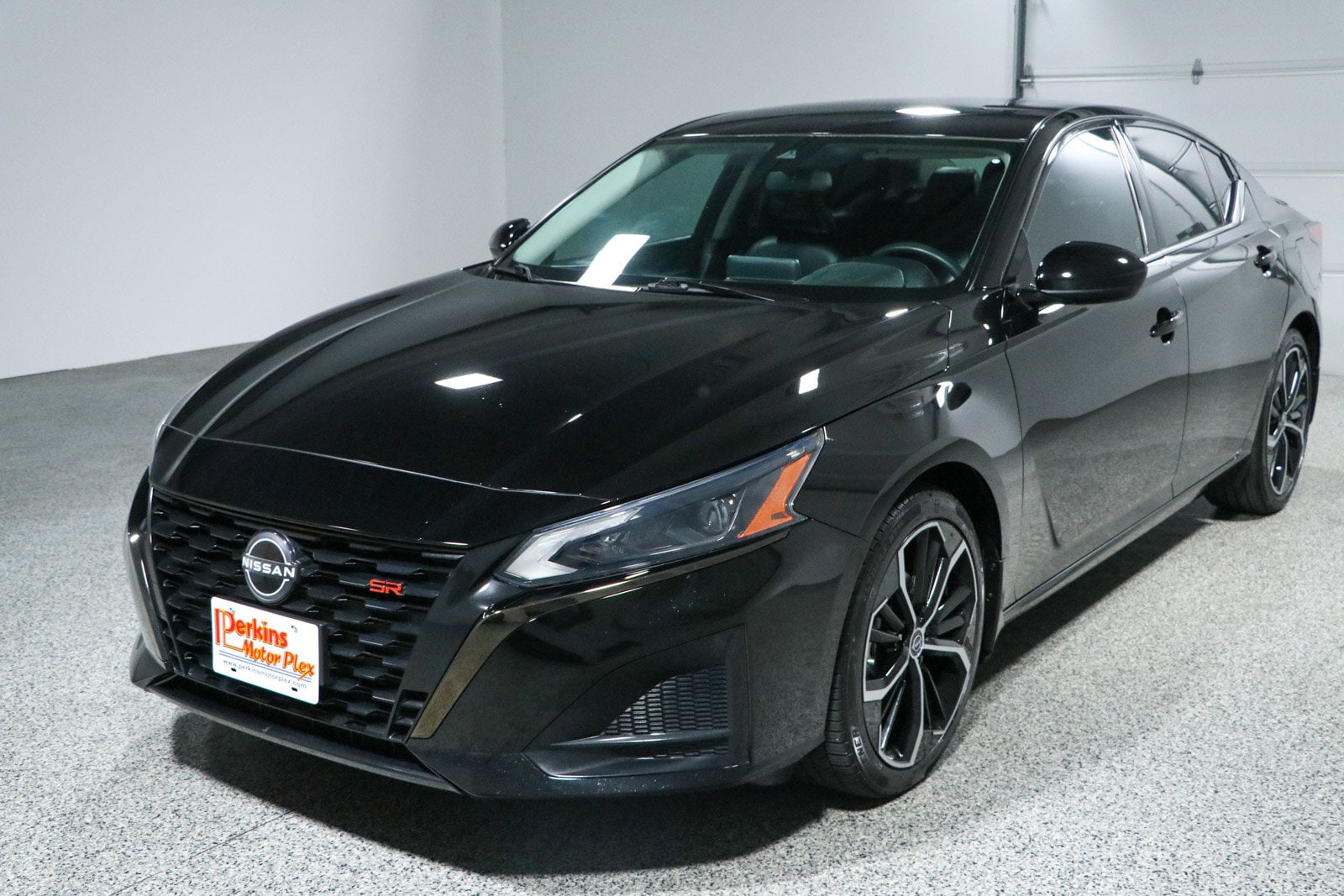 2023 Nissan Altima SR - Photo 28