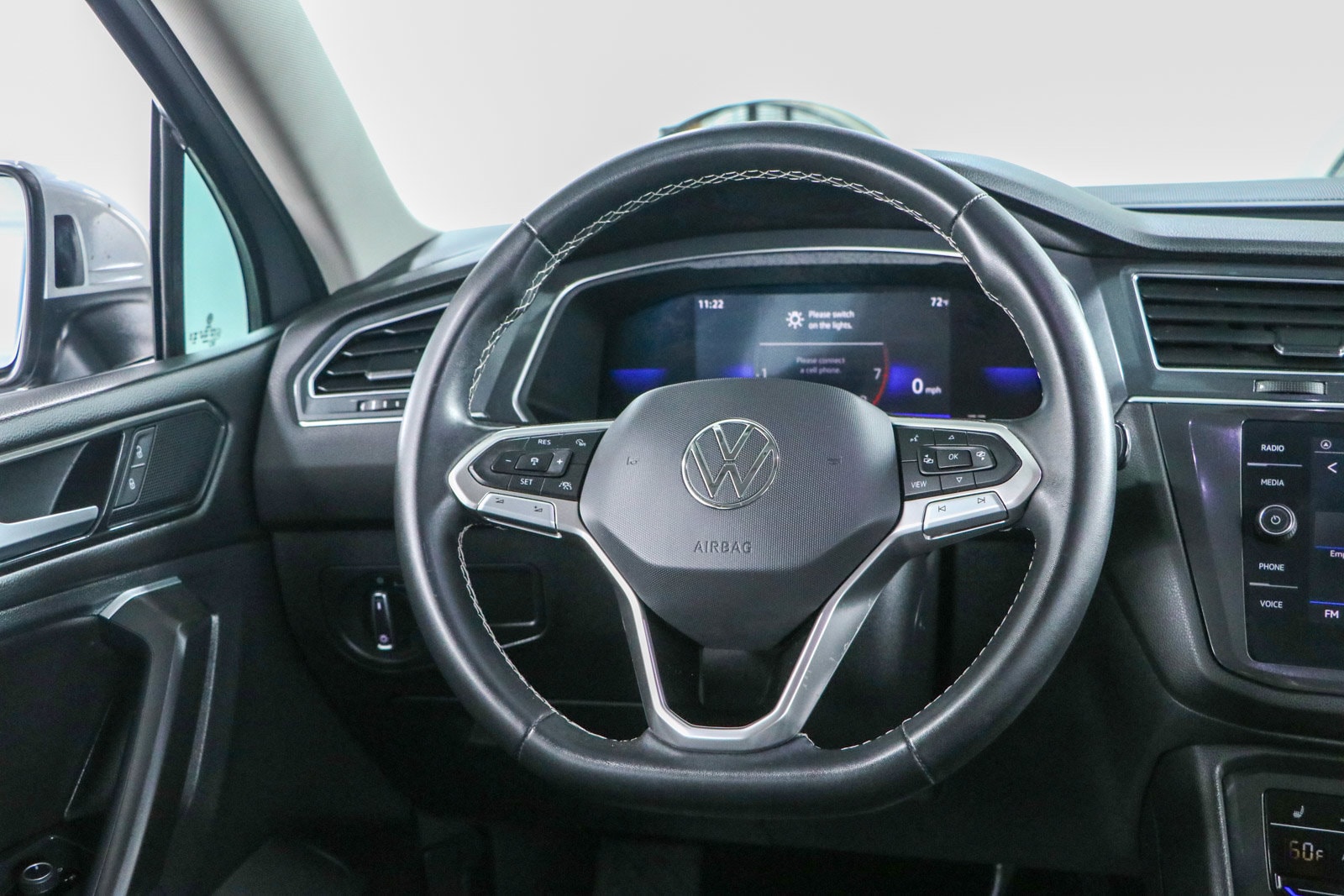 2023 Volkswagen Tiguan SE - Photo 12