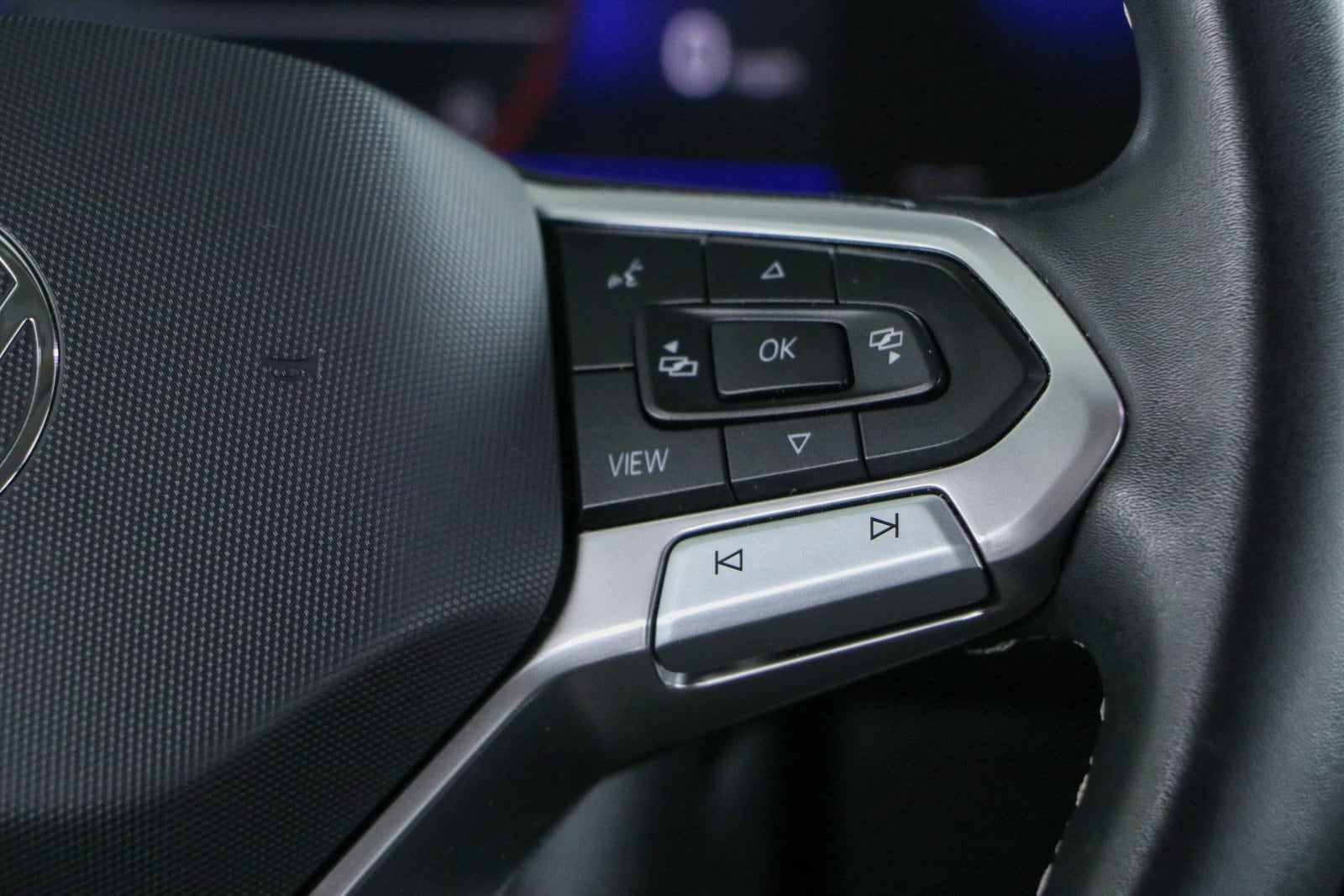 2023 Volkswagen Tiguan SE - Photo 14