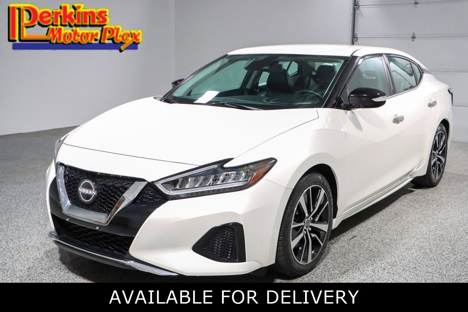 2023 Nissan Maxima SV's photo