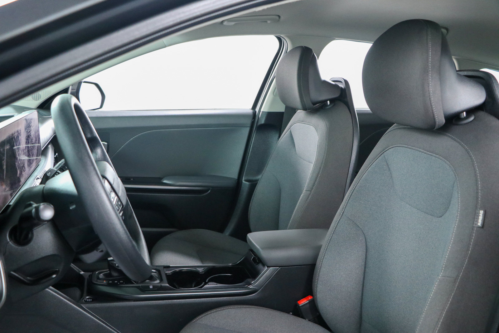 2025 Kia K4 LXS - Photo 22