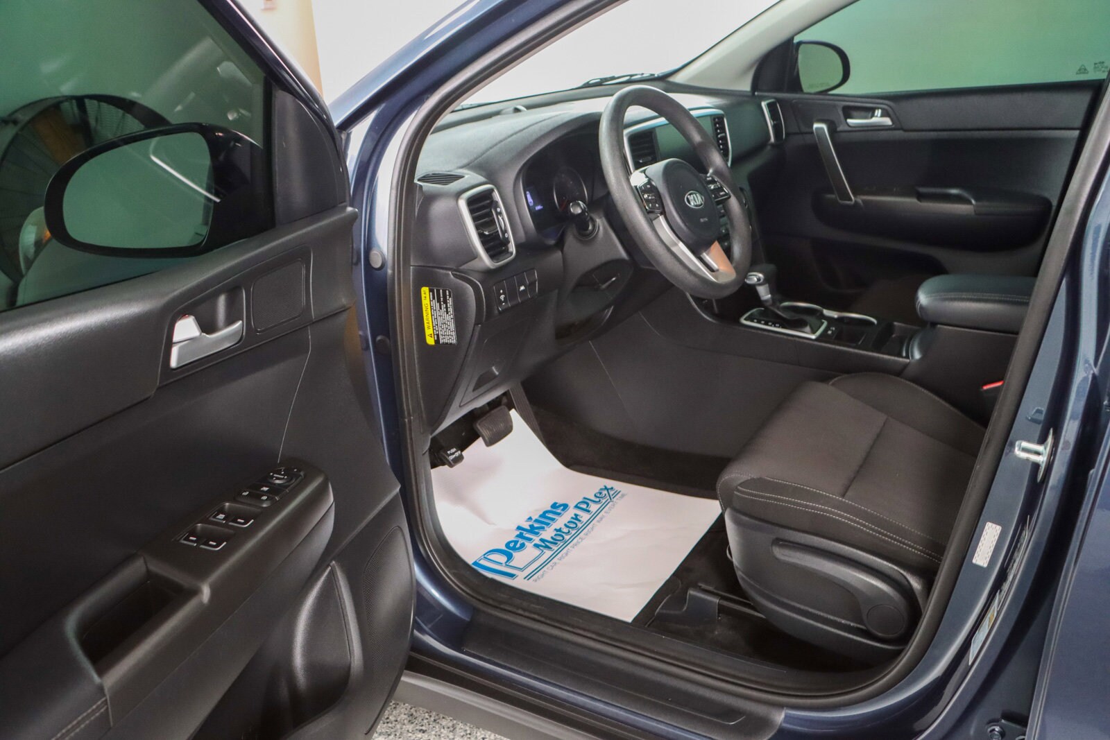 2022 Kia Sportage LX Value Edition photo 2