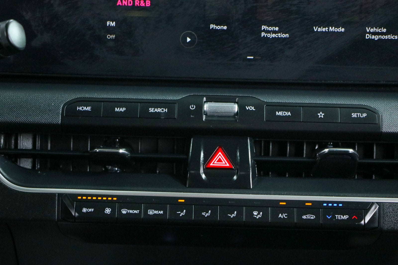 2025 Kia K4 LXS - Photo 19