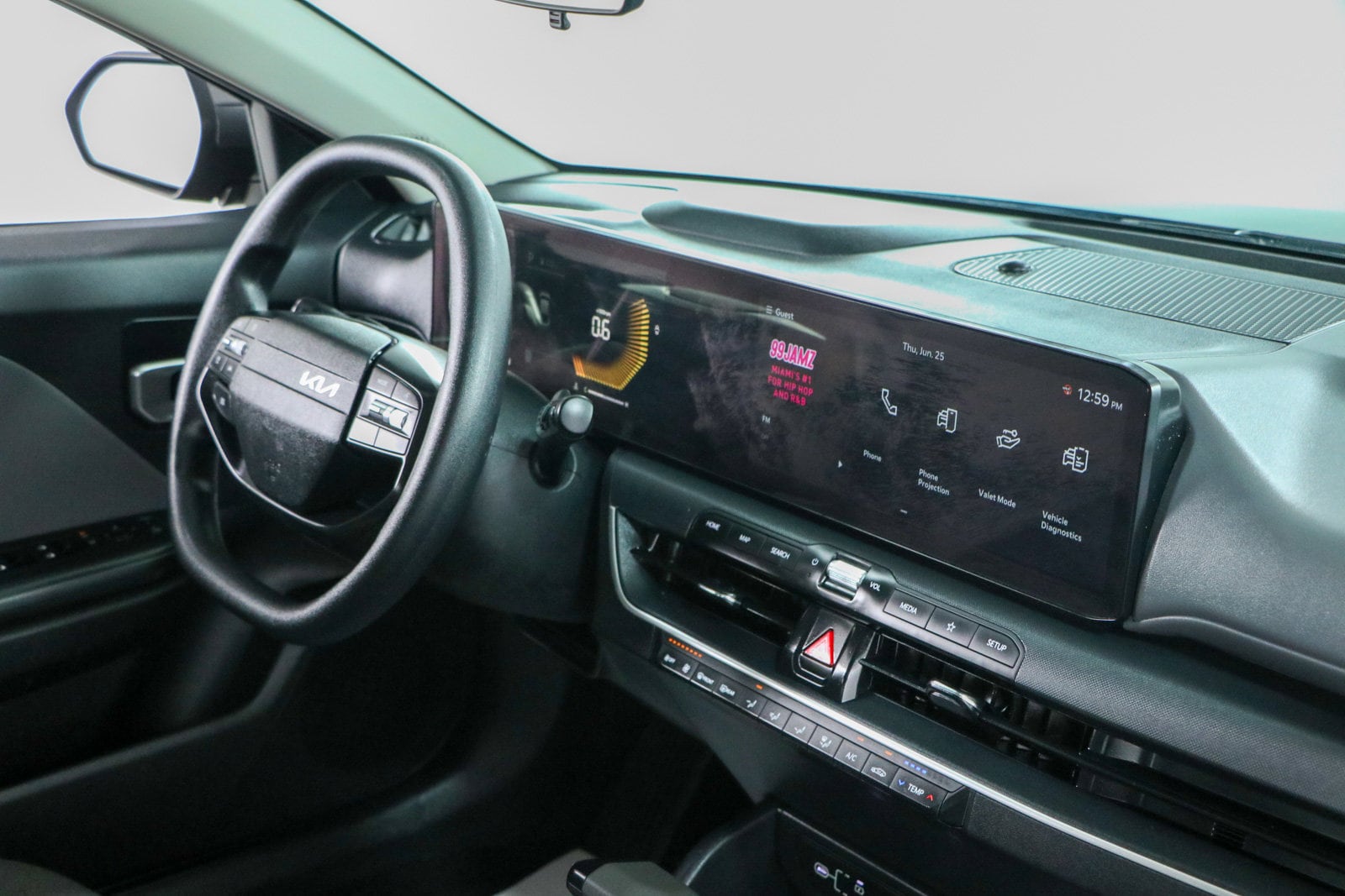 2025 Kia K4 LXS - Photo 24