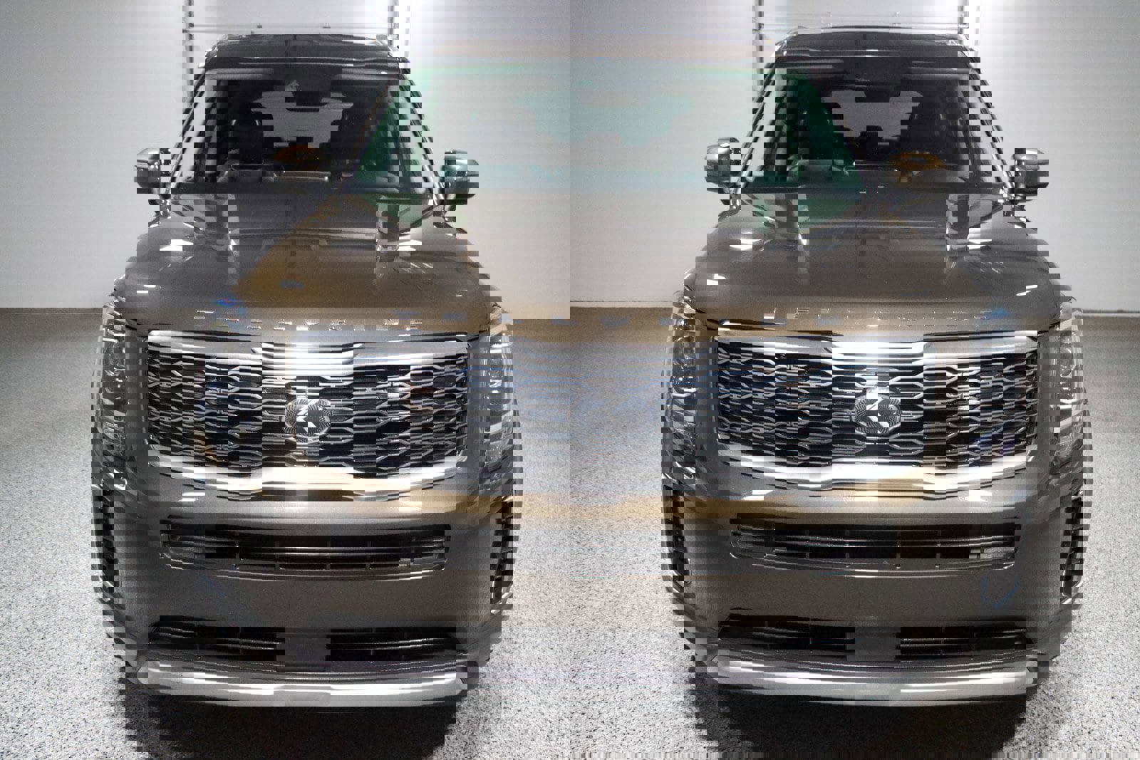 2020 Kia Telluride S photo 2