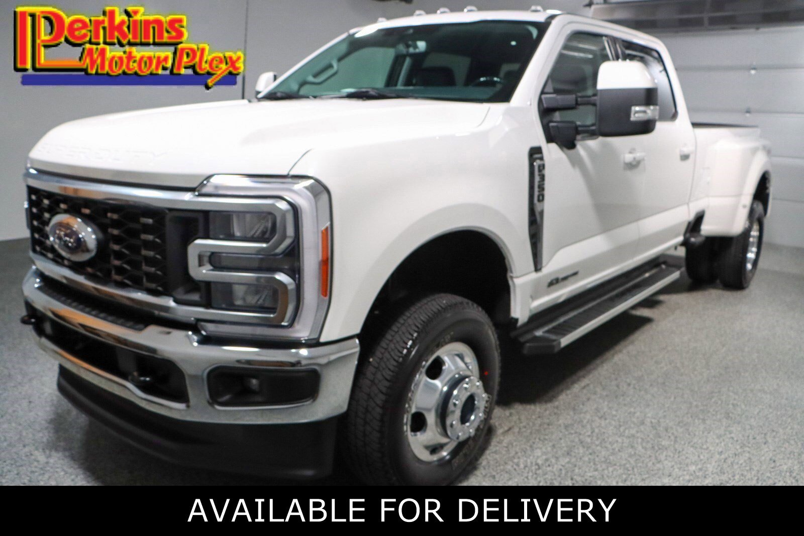 2023 Ford F-350 Super Duty Lariat's photo