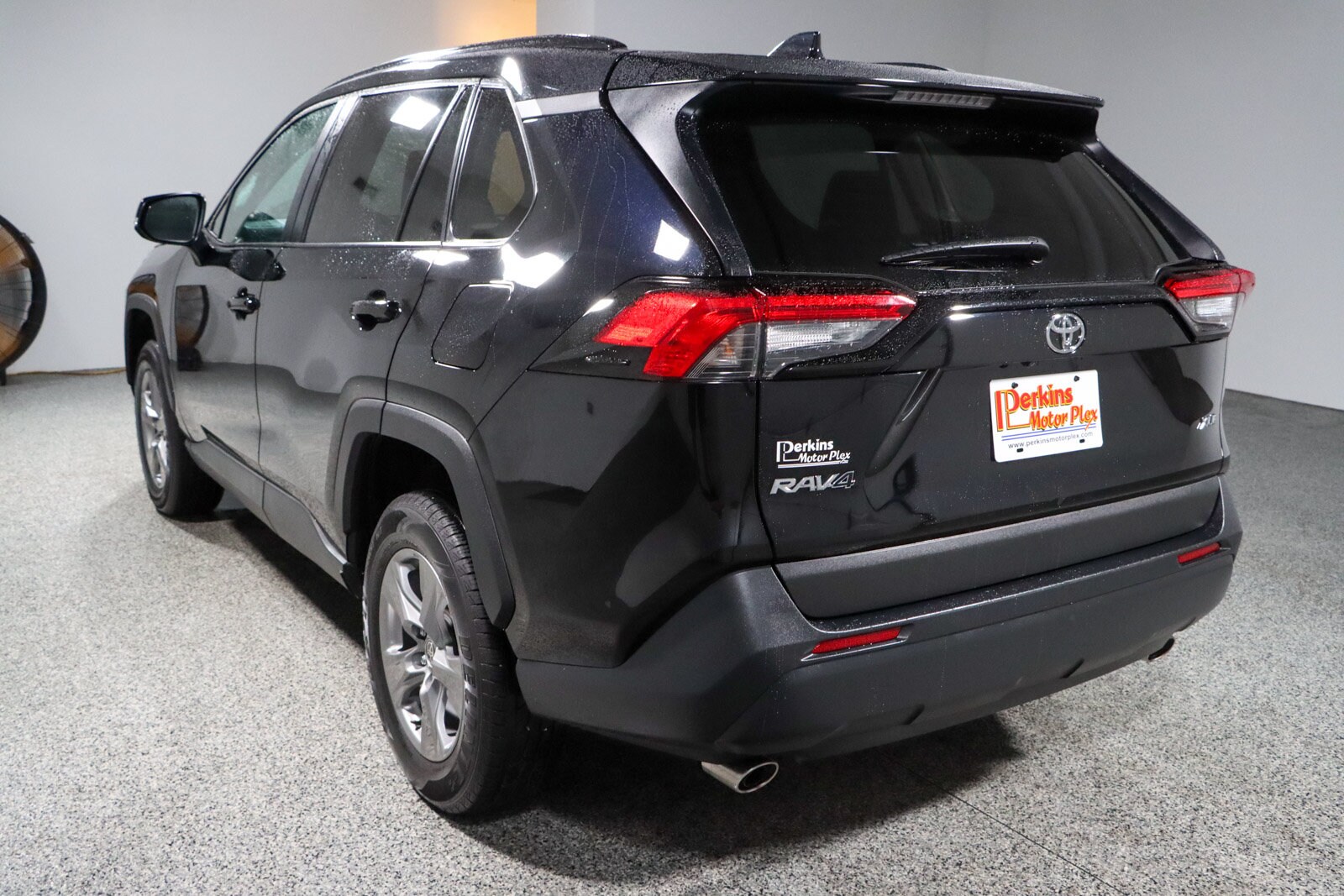 2024 Toyota RAV4 XLE - Photo 9