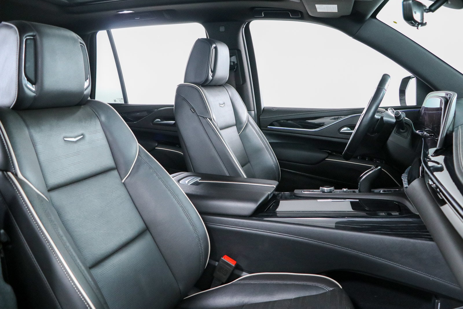 2024 Cadillac Escalade Sport - Photo 32