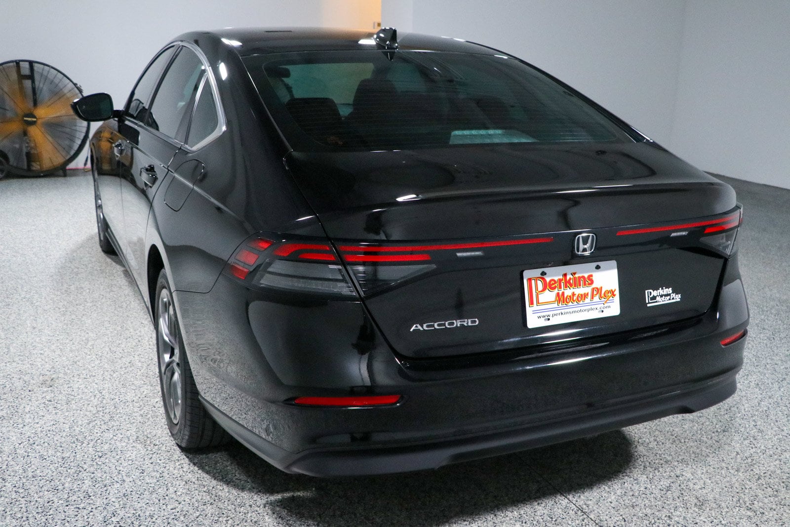 2023 Honda Accord EX - Photo 9