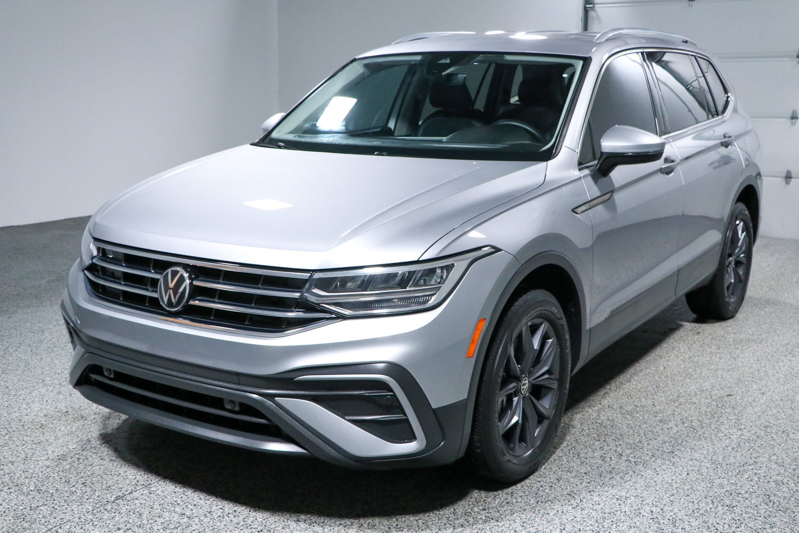2023 Volkswagen Tiguan SE - Photo 31