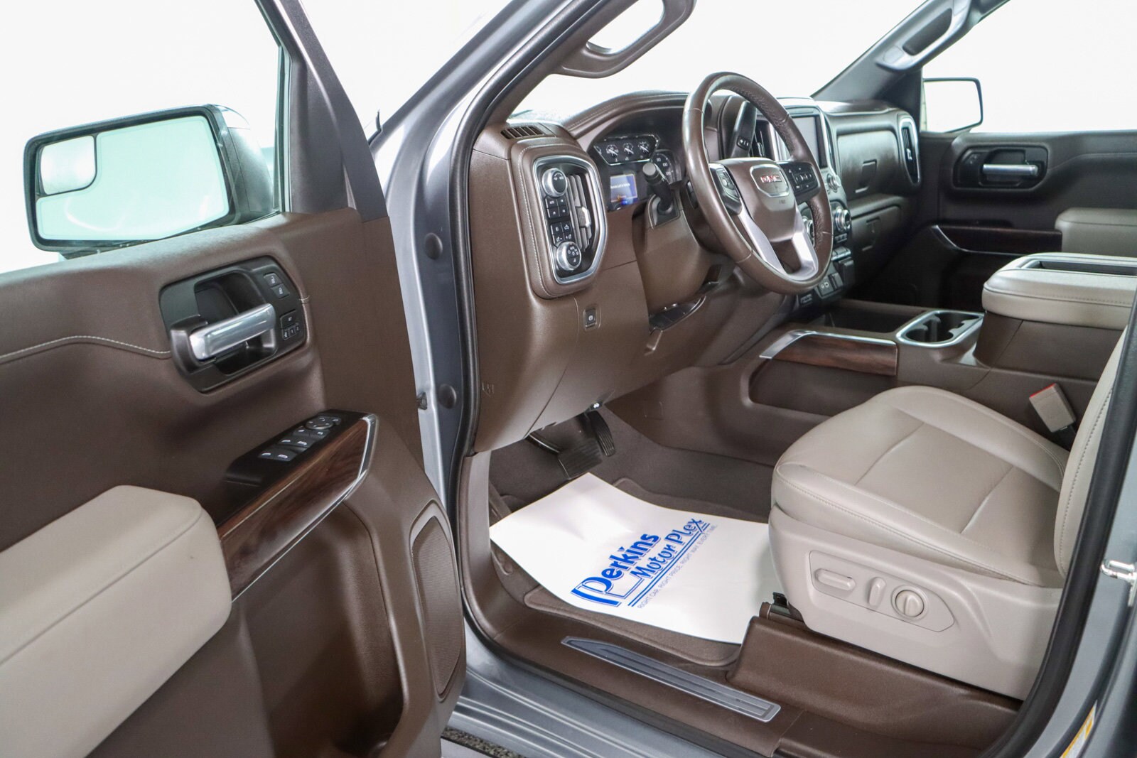 2022 Gmc Sierra 1500 SLT photo 2