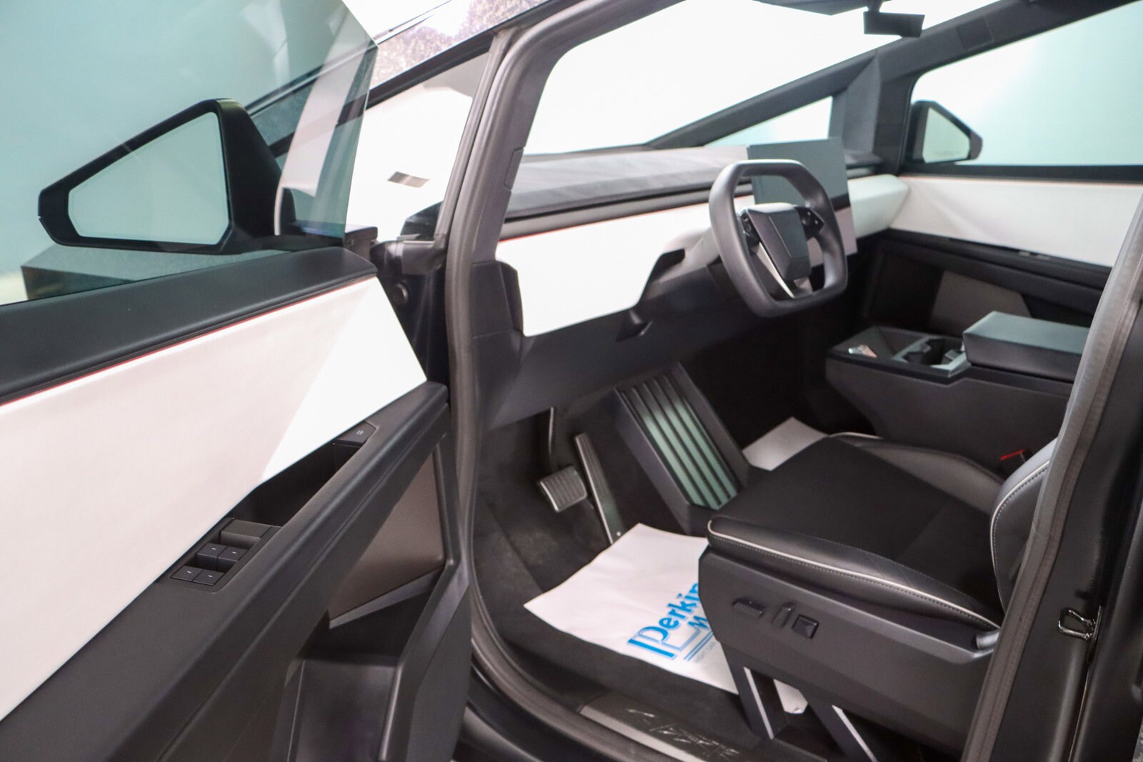 2024 Tesla Cybertruck Cyberbeast All-Wheel Drive photo 2