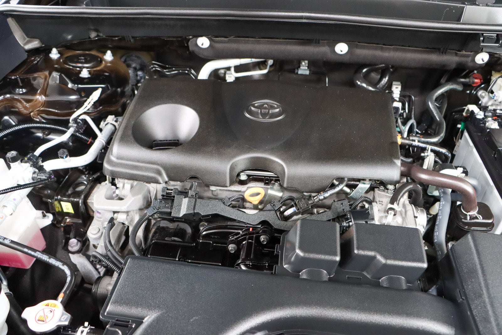 2024 Toyota RAV4 XLE - Photo 29