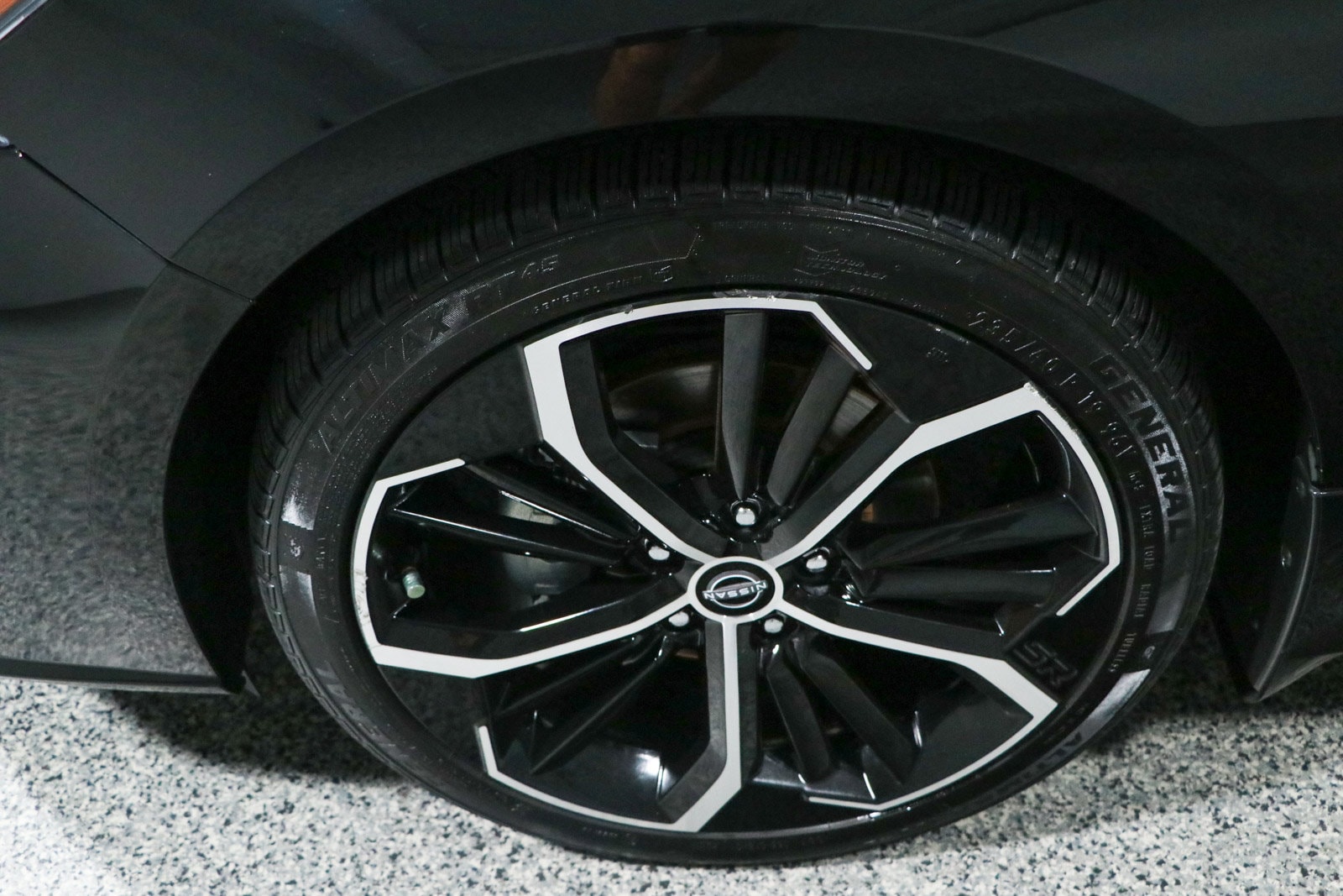 2023 Nissan Altima SR - Photo 11