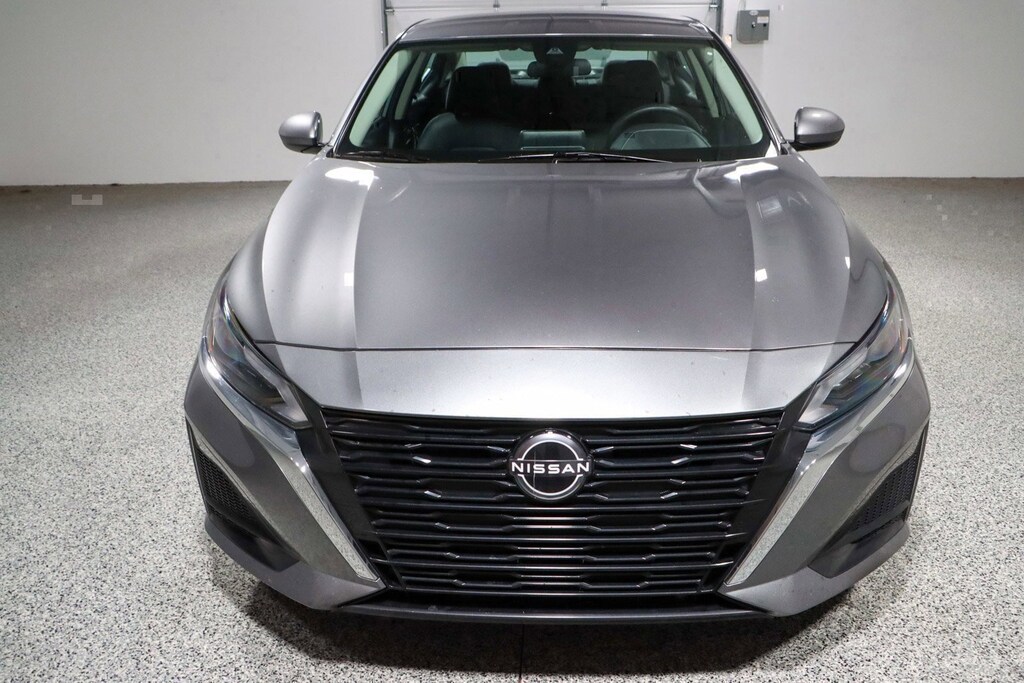 Used 2023 Nissan Altima SV Sedan