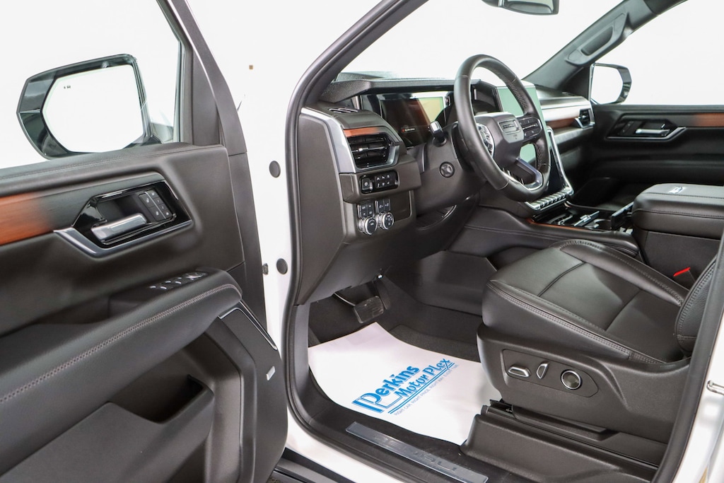 Used 2025 GMC Yukon Denali 4X4 SUV