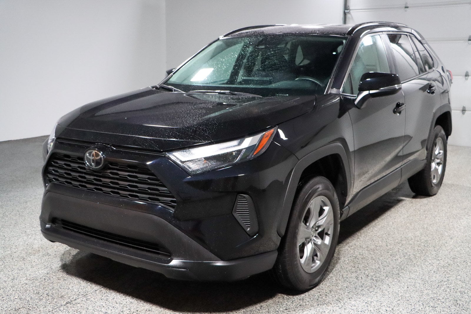 2024 Toyota RAV4 XLE - Photo 30