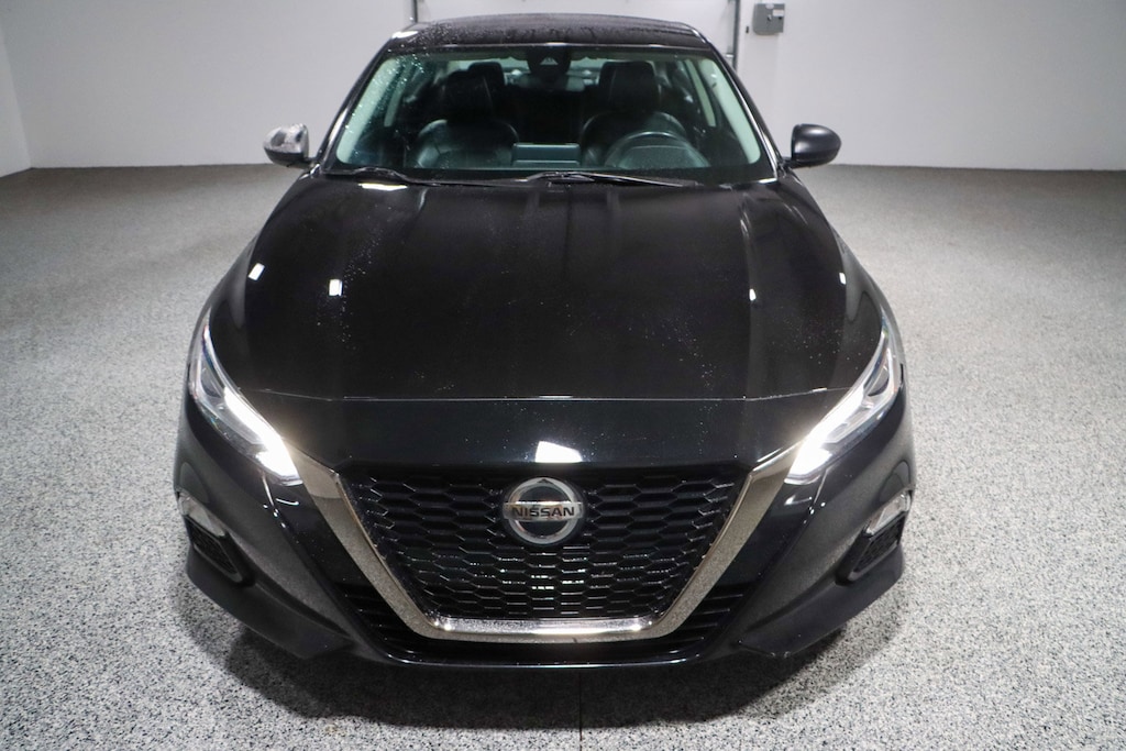 Used 2021 Nissan Altima SR Sedan