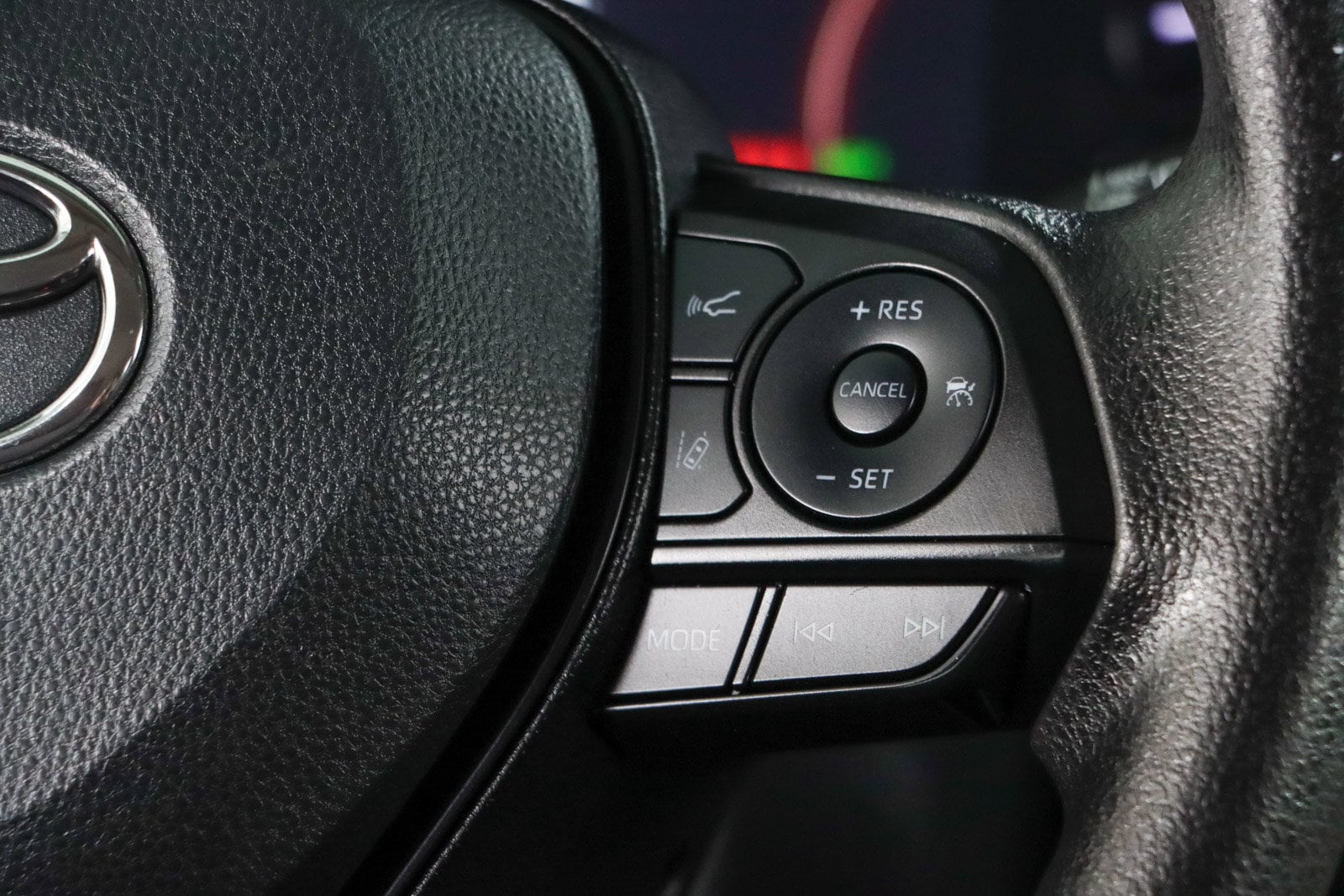 2024 Toyota RAV4 XLE - Photo 14