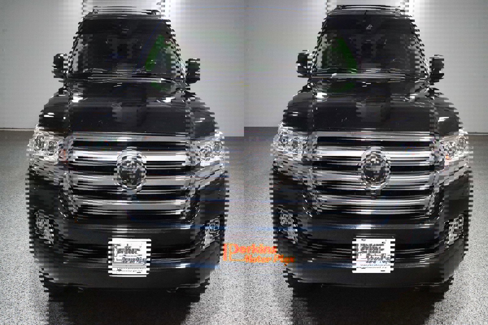 2019 Toyota Land Cruiser photo 2
