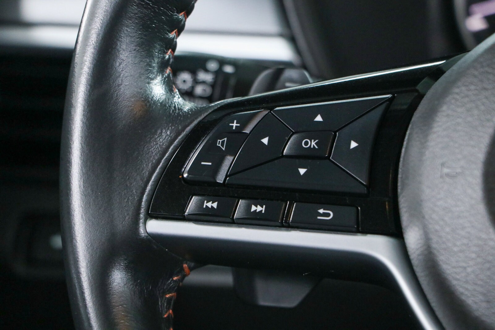 2023 Nissan Altima SR - Photo 13