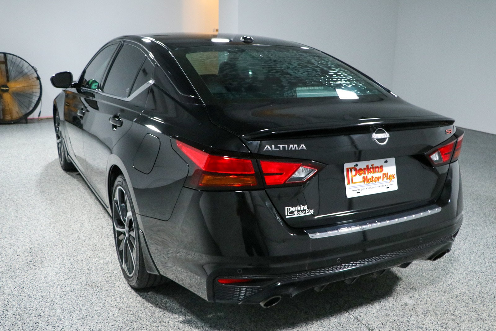 2023 Nissan Altima SR - Photo 9