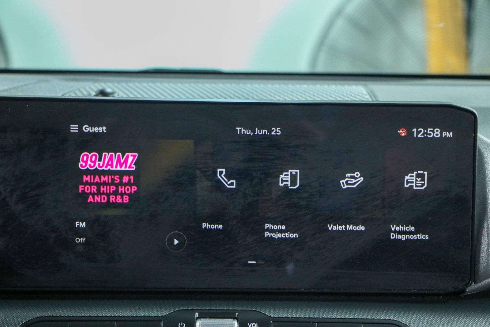 2025 Kia K4 LXS - Photo 18