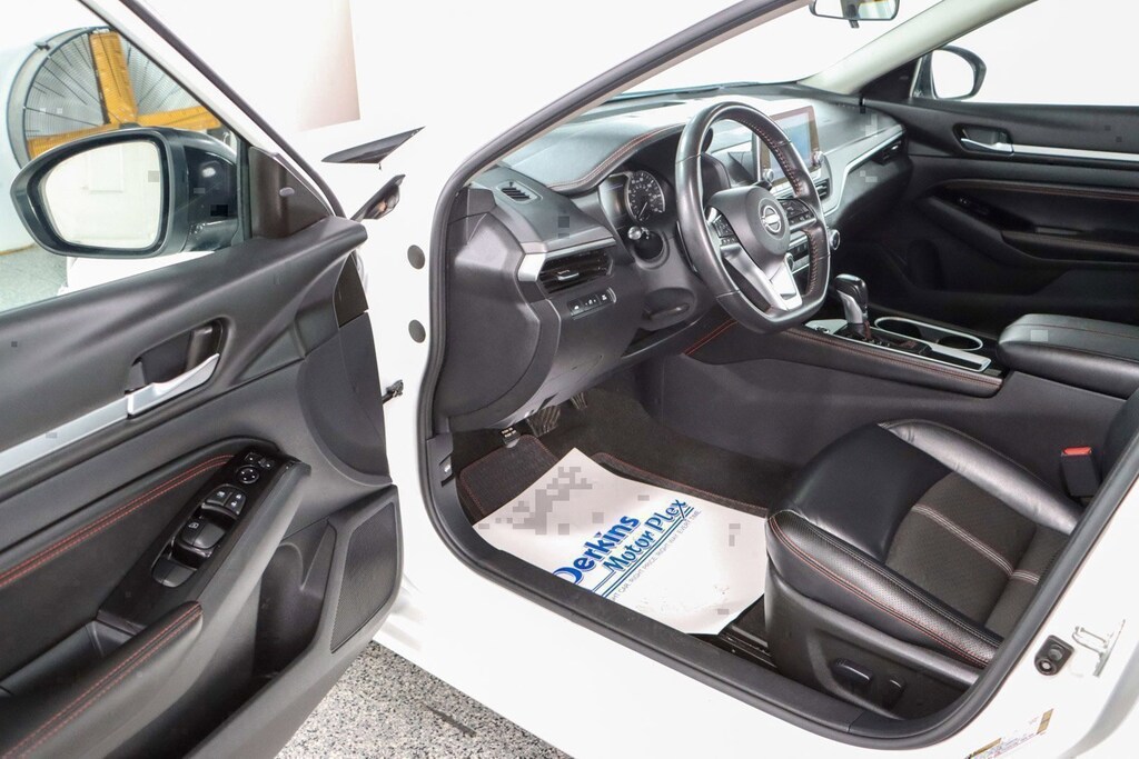 Used 2023 Nissan Altima SR Sedan