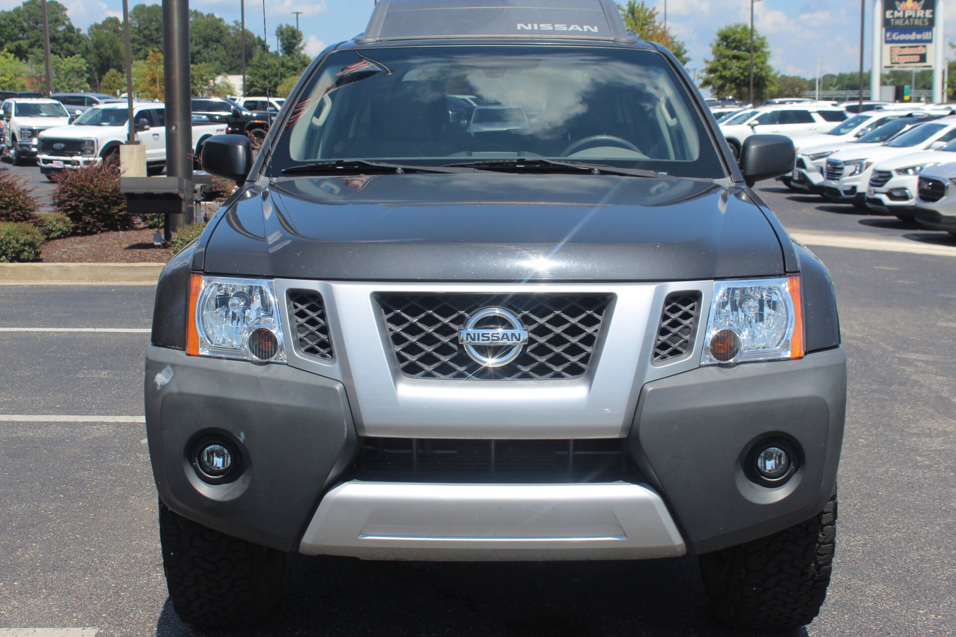 2015 Nissan Xterra S photo 2