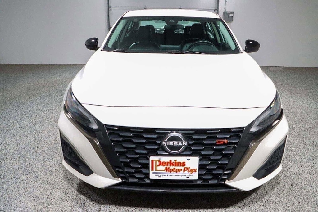 Used 2023 Nissan Altima SR Sedan