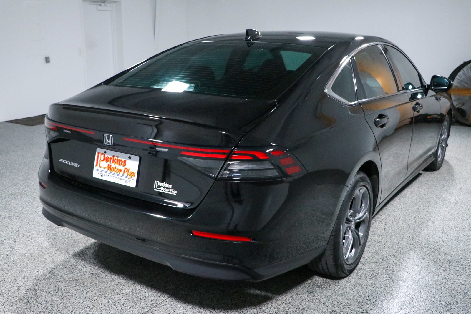 2023 Honda Accord EX - Photo 7