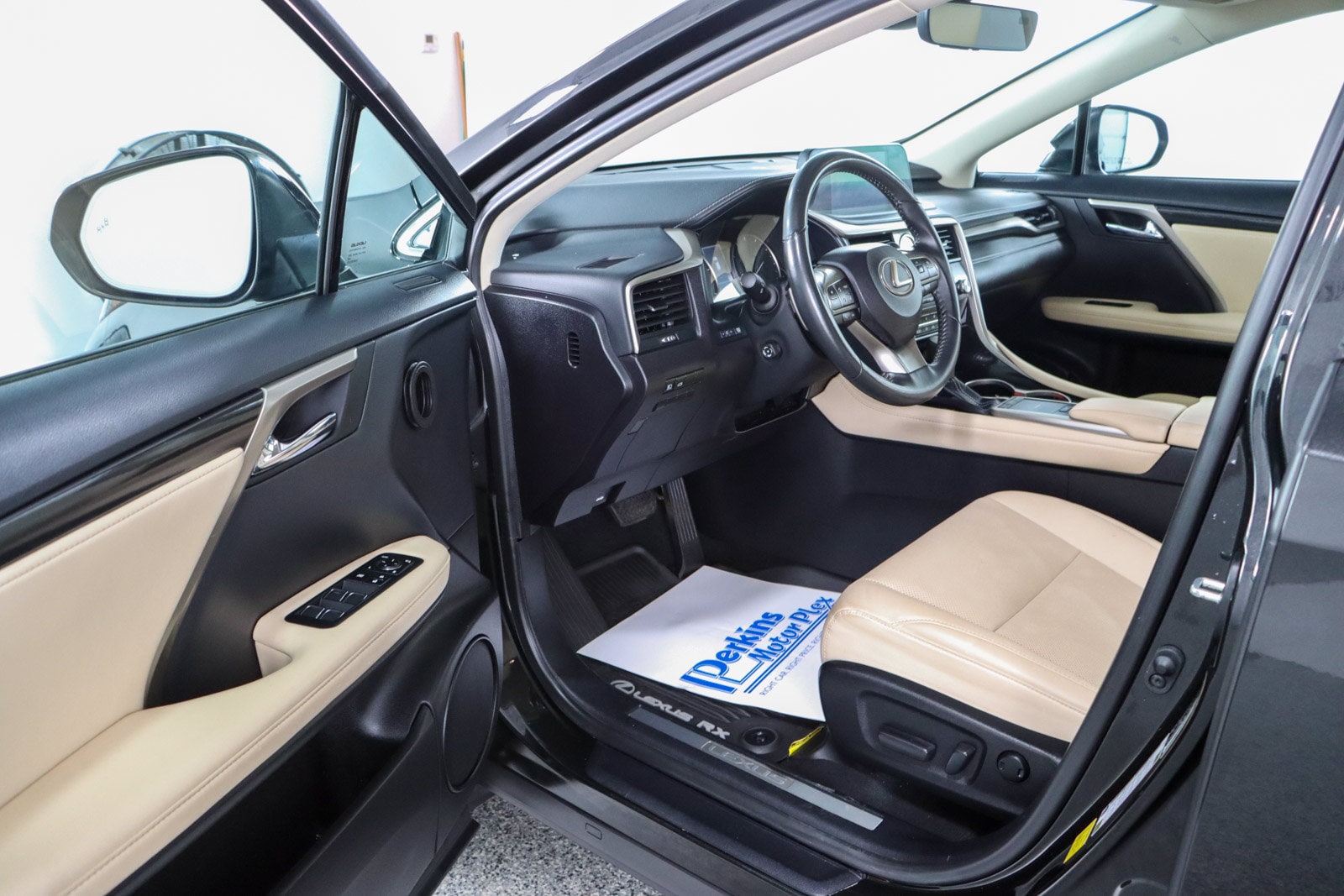 2022 Lexus RX 350 - Photo 3