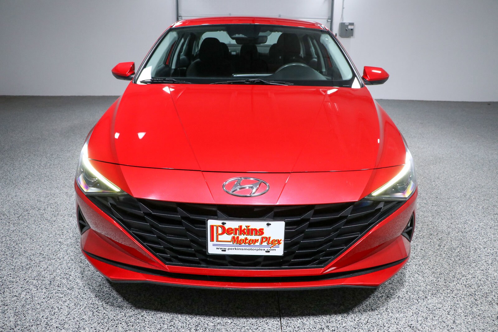 2022 Hyundai Elantra SEL photo 3