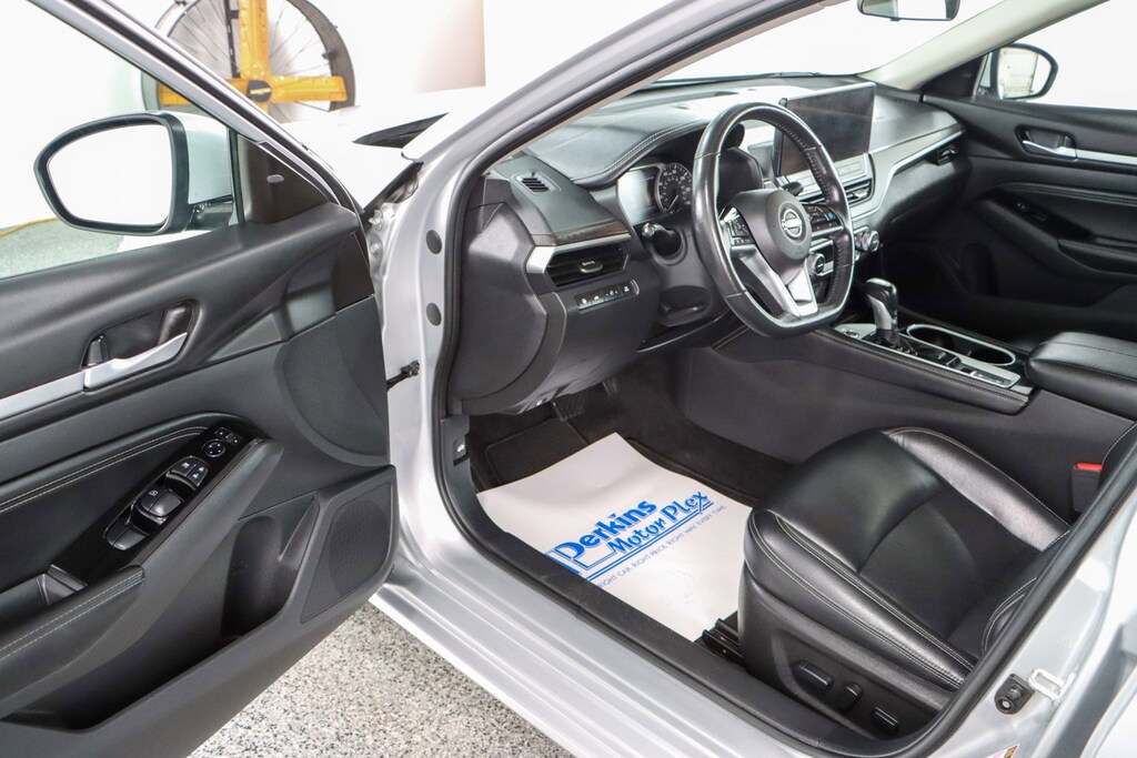 Used 2023 Nissan Altima SL Sedan