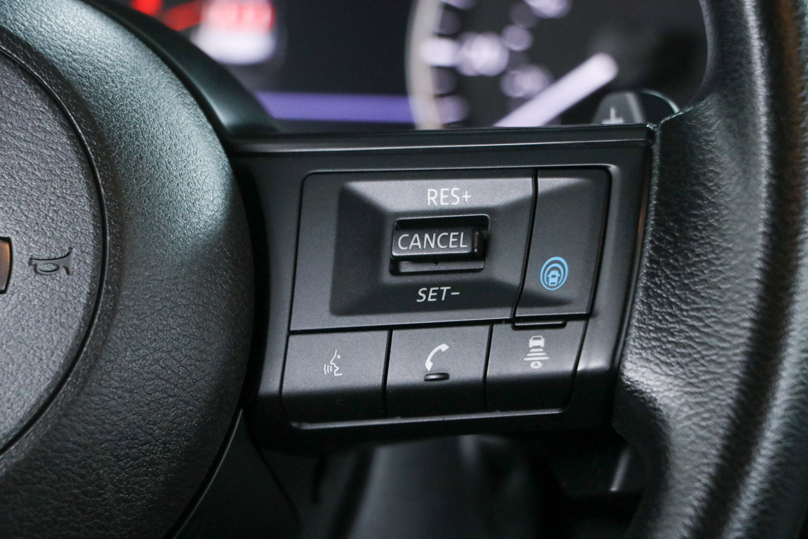 2024 Nissan Rogue SV - Photo 14