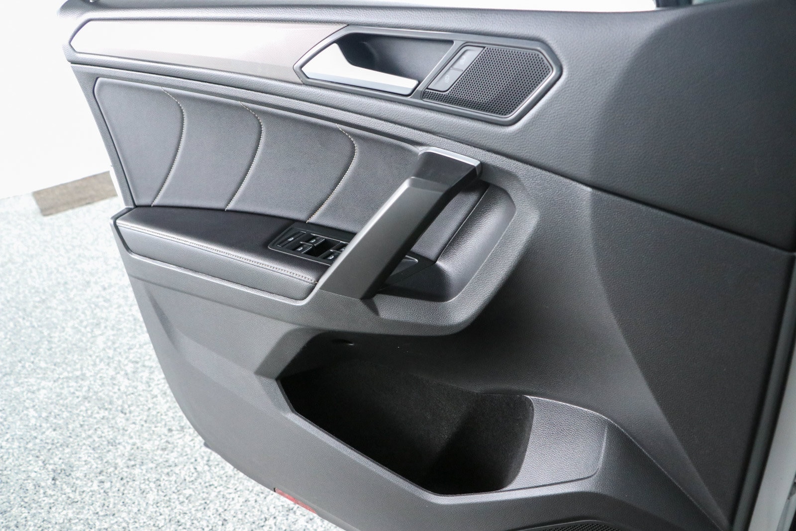 2023 Volkswagen Tiguan SE - Photo 22
