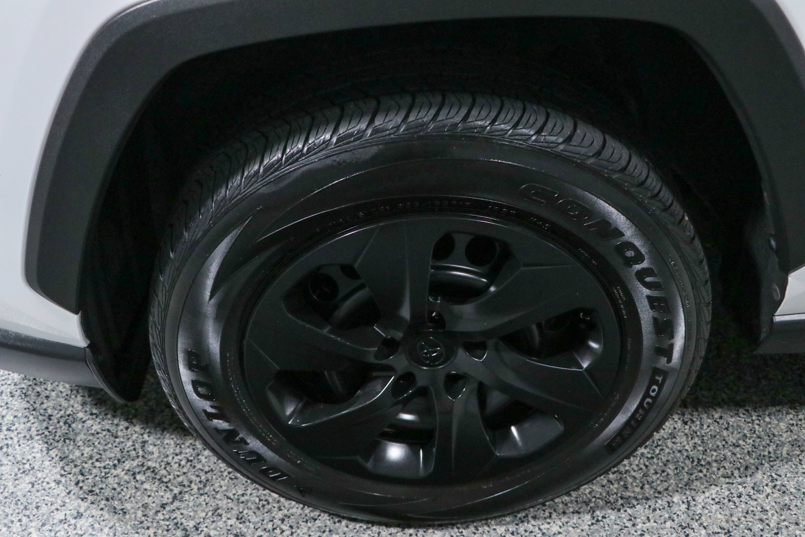 2020 Toyota RAV4 LE - Photo 11