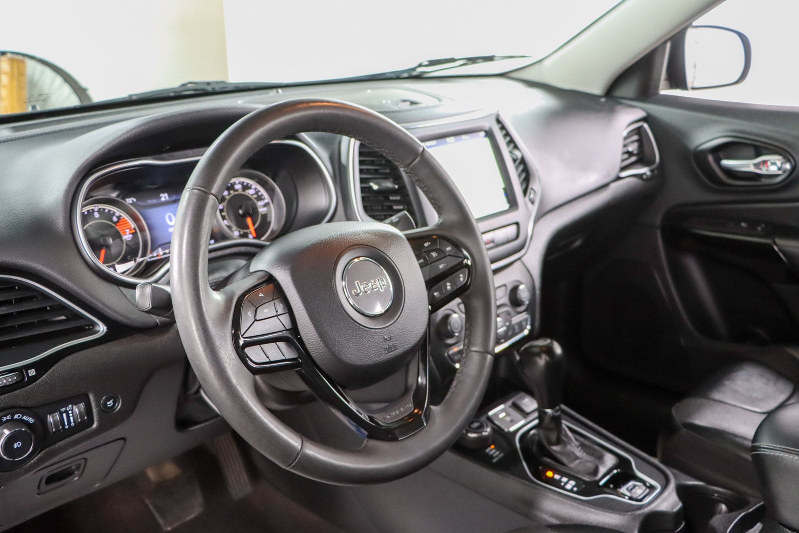 2023 Jeep Cherokee Altitude Lux - Photo 22